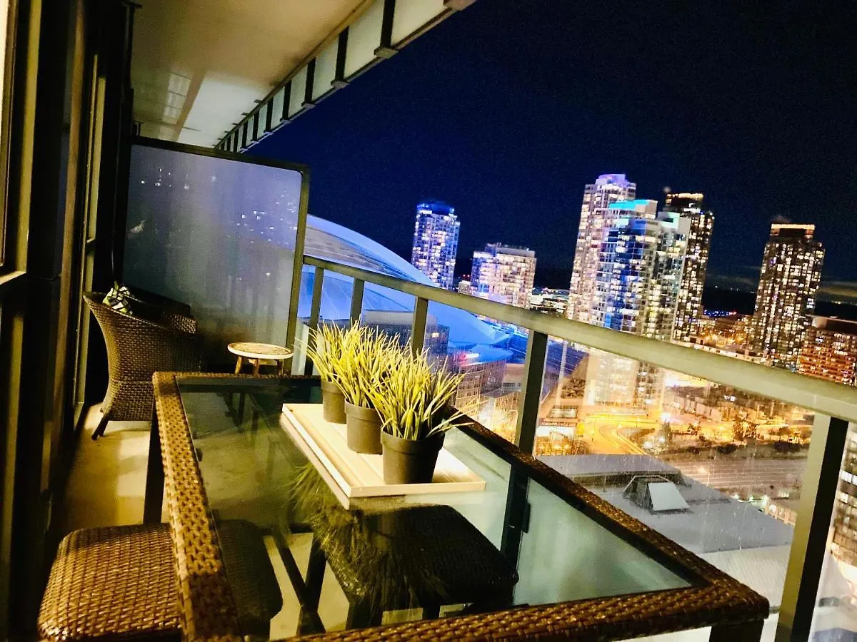 Downtown Toronto Oasis Apartment Canada
